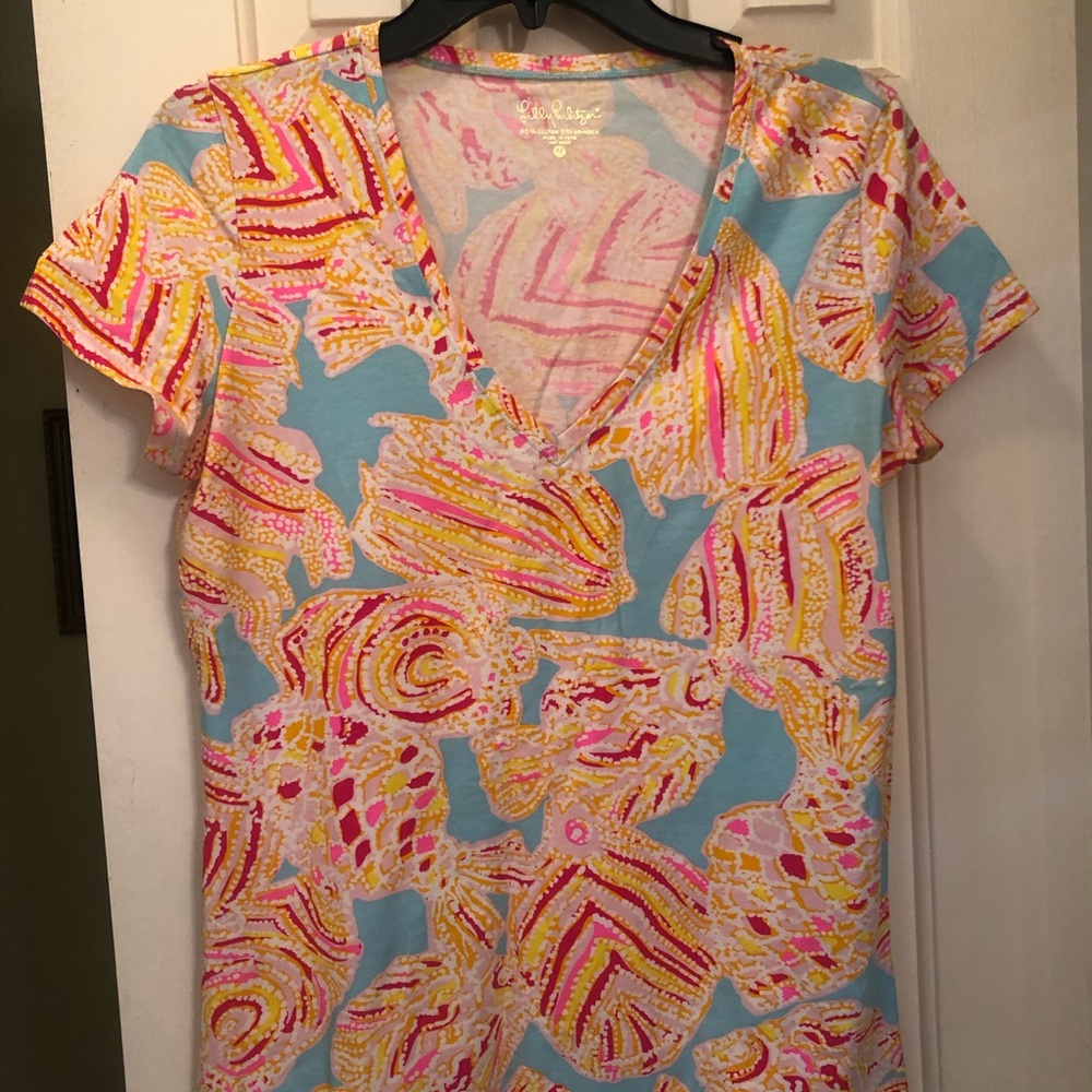 Fish and shell print v-neck cotton t-shirt